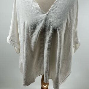 Women's V-Neck Draped Urban Daisy size large top